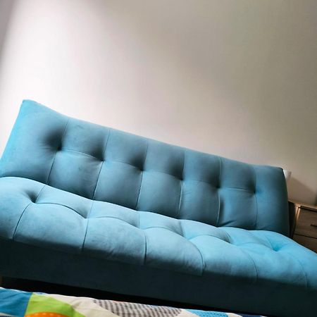 Spacious Double Bedroom With Private Toilet And Shared Kitchen With On Premesis Parking Oldbury  Dış mekan fotoğraf
